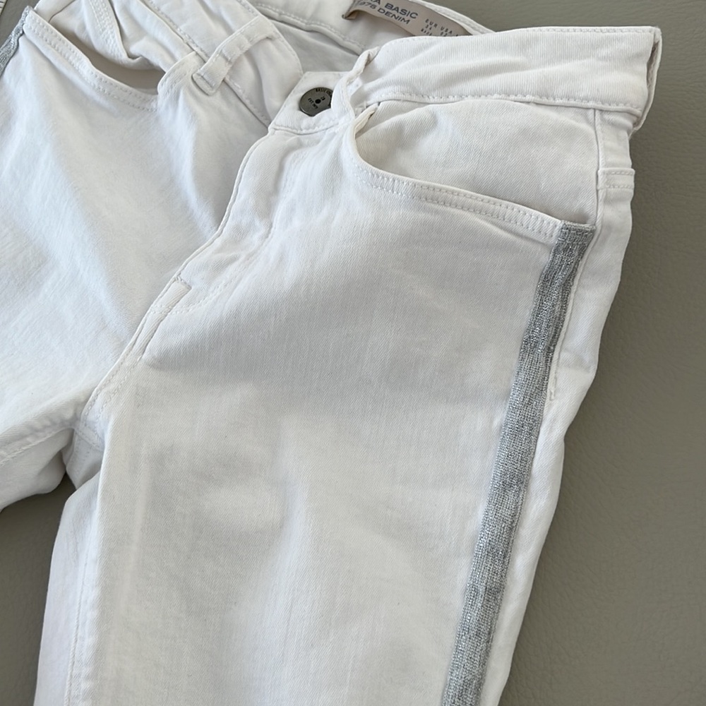 Zara White Slim Jeans. Size 2